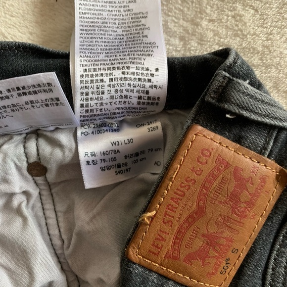 501 Levi’s jeans in women’s size 31 x 30 - Picture 5 of 5